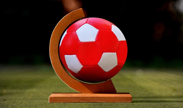 东体：申花像会学习却不会考试的优等生，背负过重的心理负担