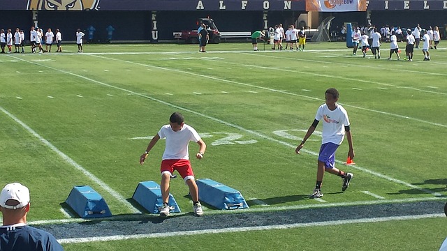 芬奇谈爱德华兹低迷：他一过半场就被包夹，必须研究如何应对